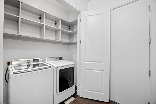 Building Photo - 4521 San Felipe St