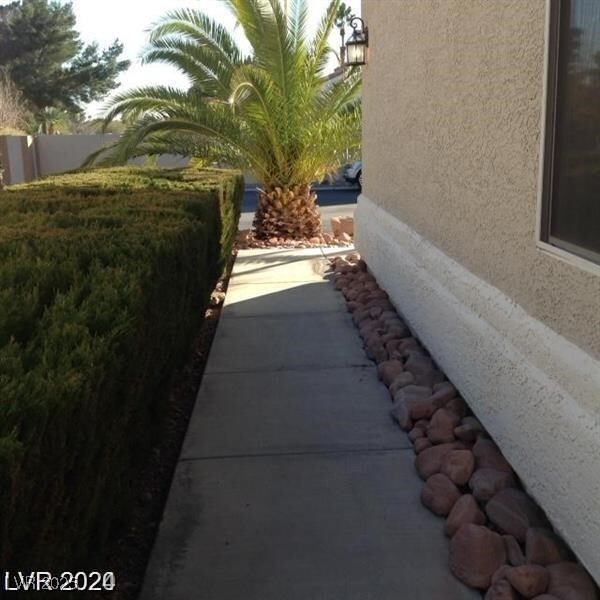 Building Photo - 7758 Vista Sunrise Dr