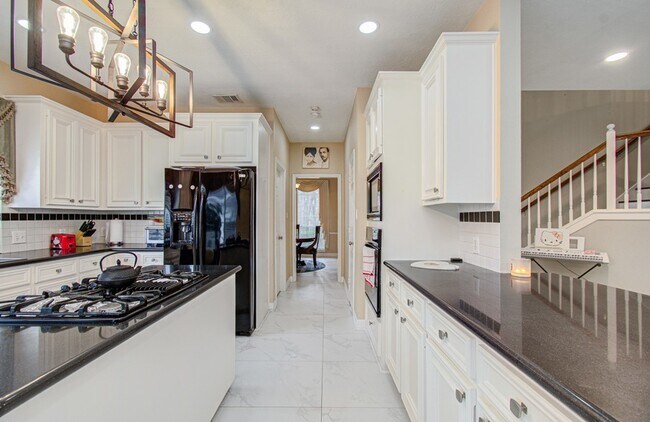 Building Photo - 12427 Shadycrest Dr
