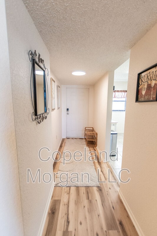 Building Photo - 1000 Cove Cay Dr