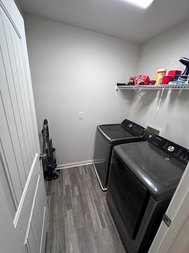 Building Photo - 784 Amarra Dr