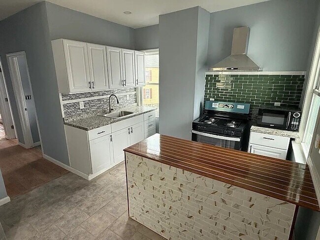 Primary Photo - 26 Payson Ave