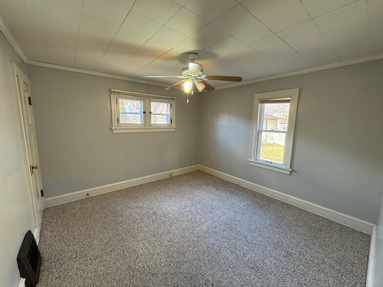 Building Photo - 2557 N 68th St