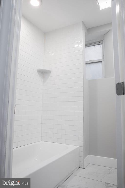 Building Photo - 2348 Moore St