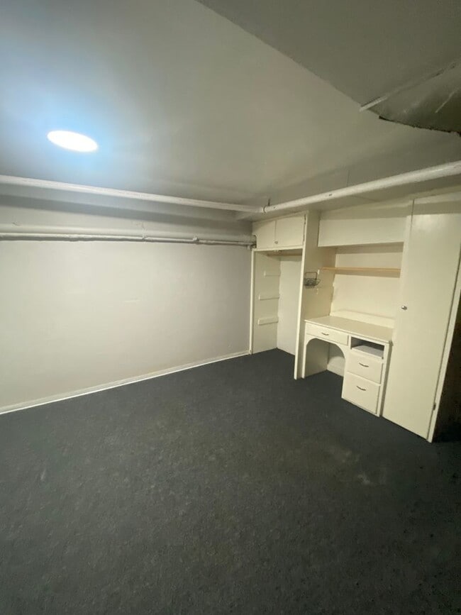 Building Photo - 303 Ivy St