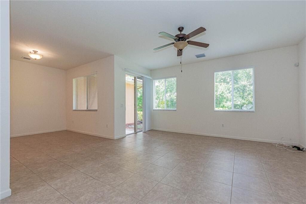 Building Photo - 2563 Stockbridge Sq SW