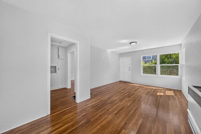 Building Photo - 3628 Highland Ave