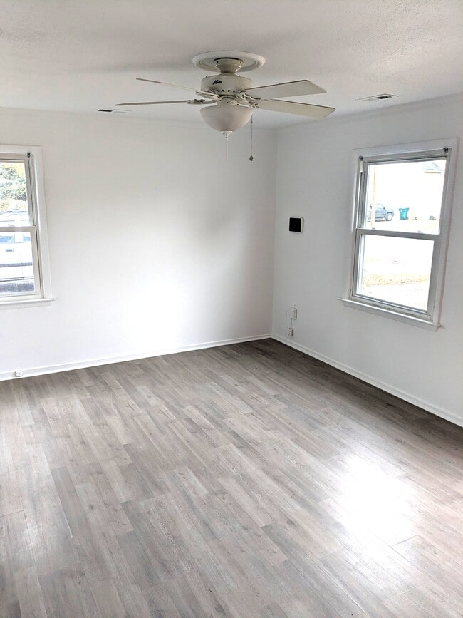 Building Photo - 7405 Wickham Ave