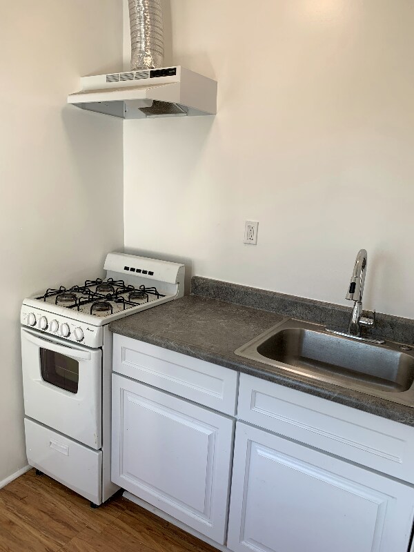 Building Photo - 2032 Vista Del Mar Ave