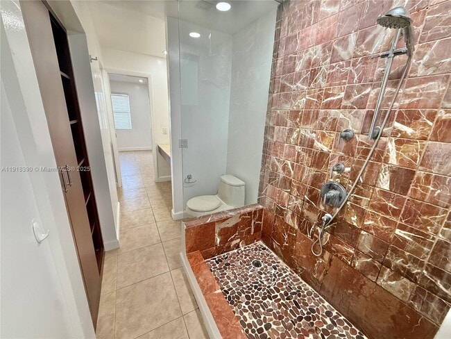 Building Photo - 4600 SW 67th Ave