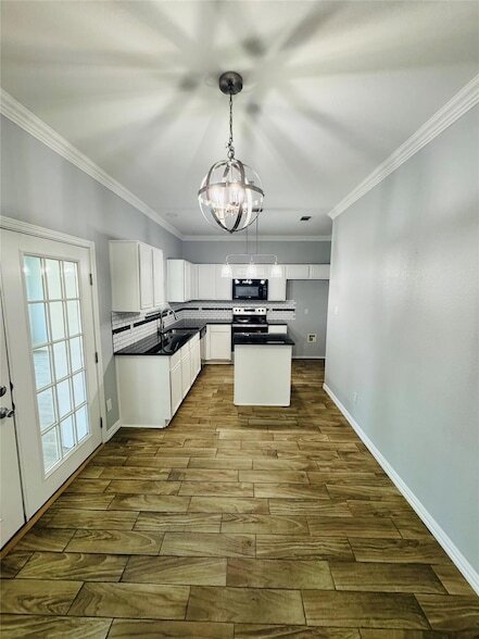 Building Photo - 3035 Parkline Trail