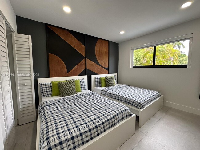 Building Photo - 9426 Caribbean Blvd