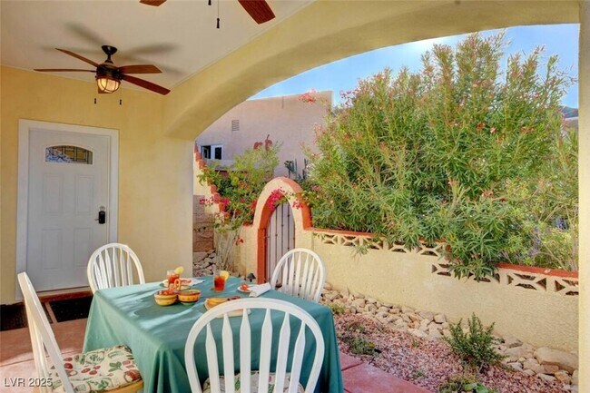Building Photo - 481 Casa Vista Dr