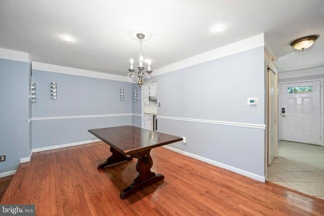 Building Photo - 723 Kings Croft Dr