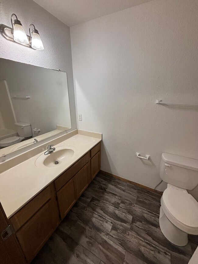 Building Photo - 2929 Meridian Pl