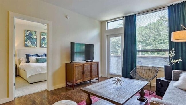 Building Photo - 299 North Highland Avenue Northeast