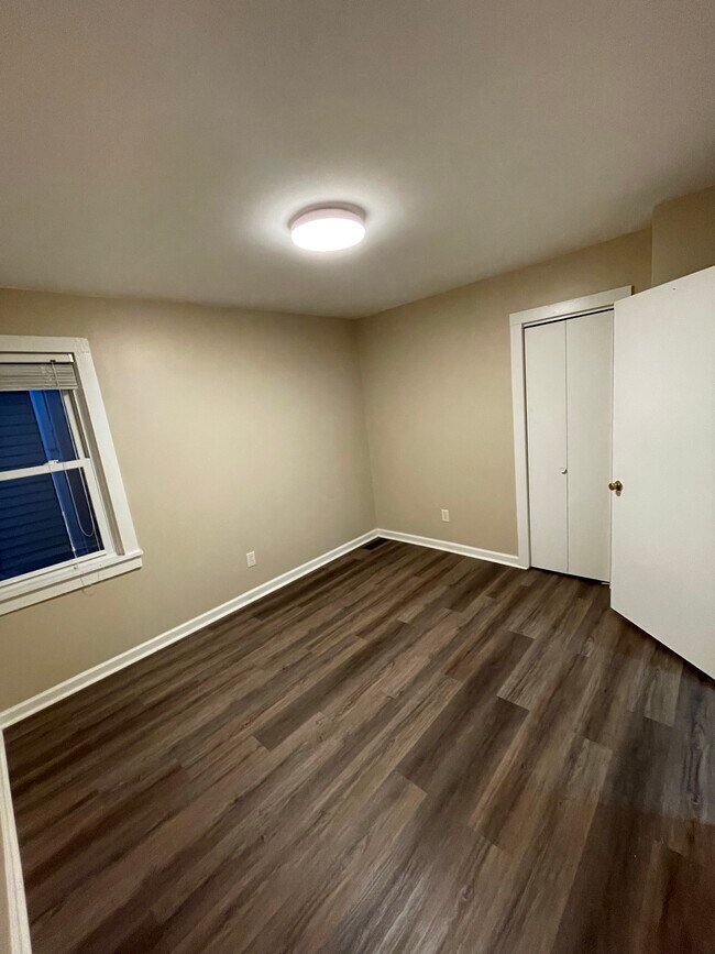third bedroom - 2310 Old Berwick Rd