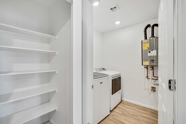 Building Photo - 21072 E 60th Ave