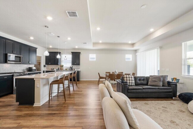 Building Photo - 13673 Fresh Ivy St