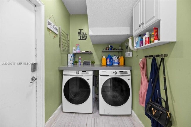 Building Photo - 15385 SW 51st St