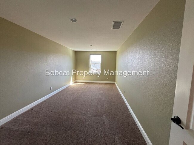 Building Photo - 1360 Turner Ct