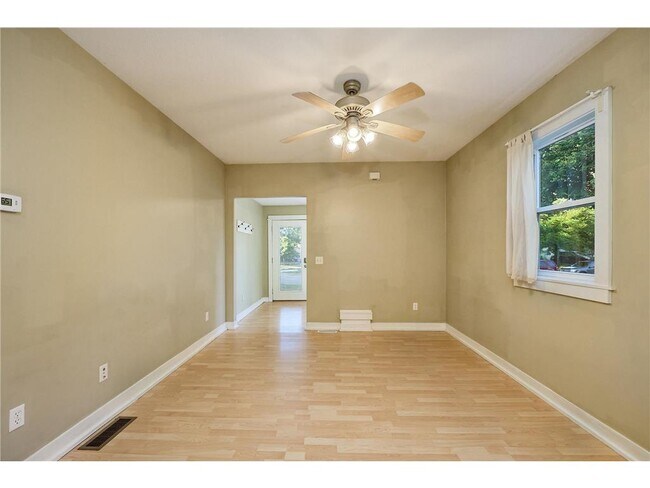 Building Photo - 2327 Cole Ave SE