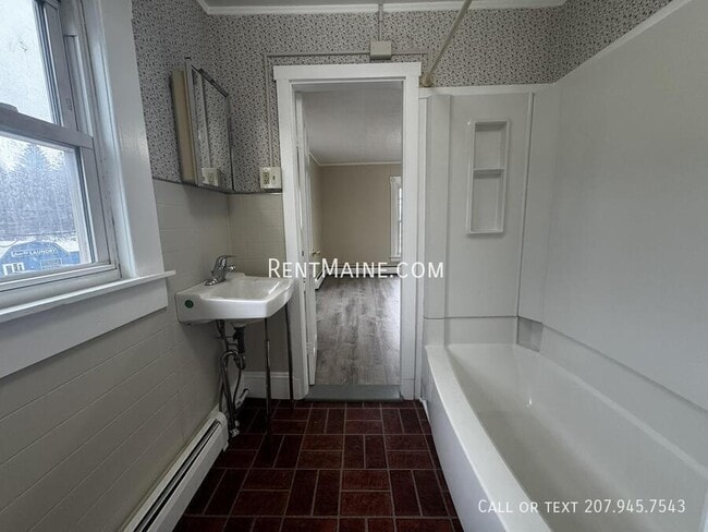 Building Photo - 26 Waterville Rd