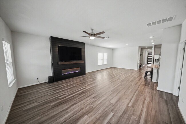 Building Photo - 3037 Beringer Blvd