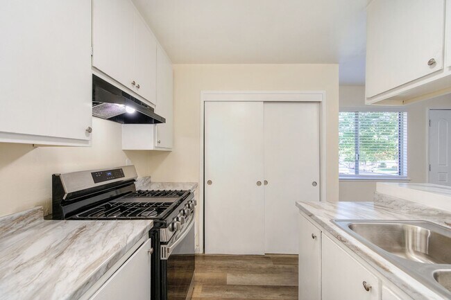 Building Photo - 11650 Garnet Way