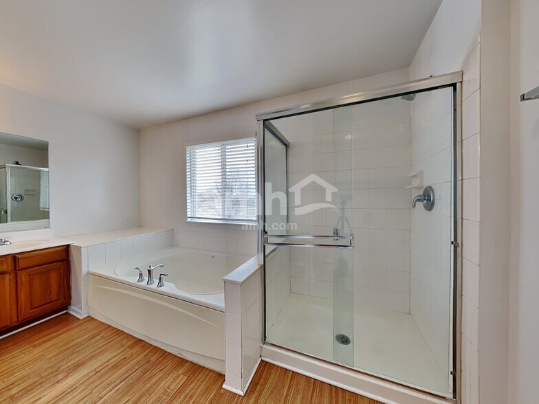 Building Photo - 9781 Chetwood Dr