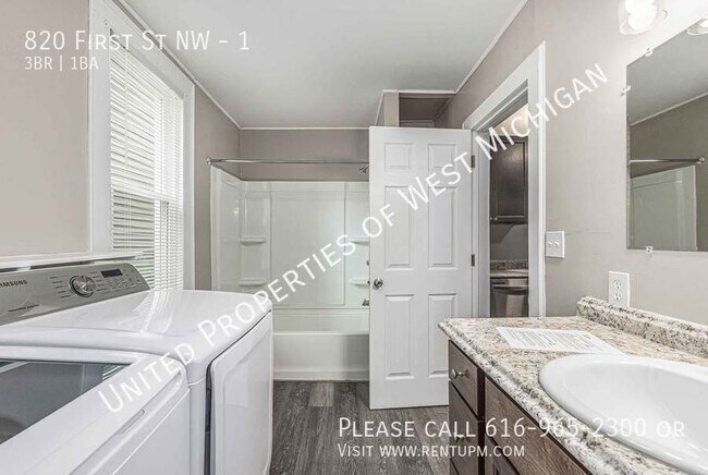 Building Photo - 820 First St NW-1