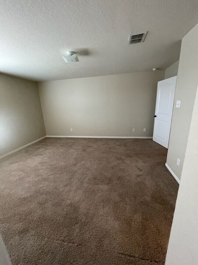 Building Photo - Spacious 3-Bedroom Home for Lease in Luckey Ranch off I-90 near Loop 1604