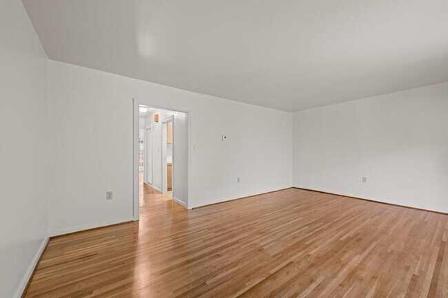 Building Photo - 605 H St SW