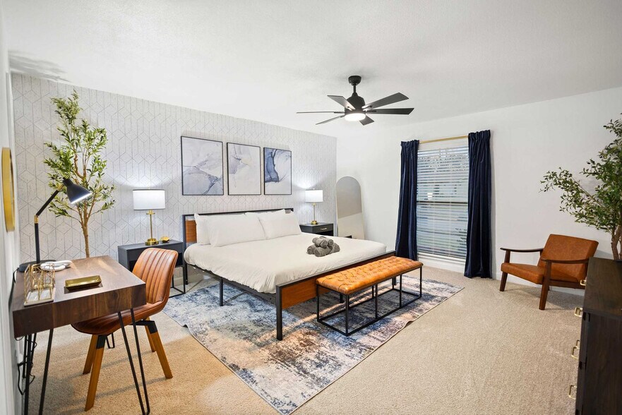 Building Photo - 3410 Country Club Dr