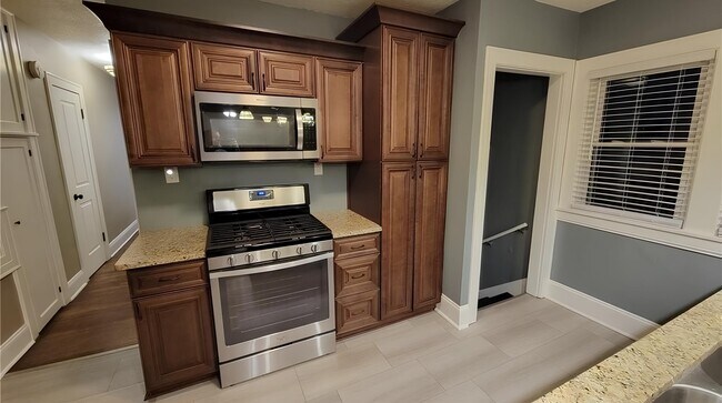 Kitchen - 2914 Golden Valley Rd