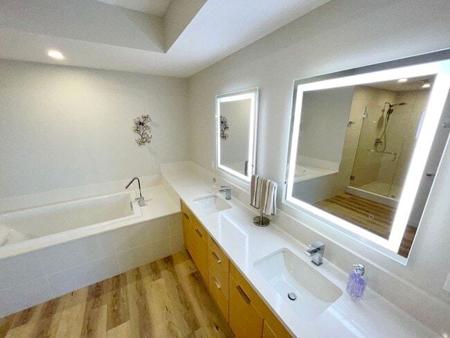 Building Photo - Luxury 3-Bedroom Townhome in Wailea’s Excl...
