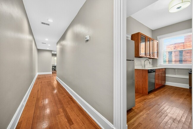 Flat 102 Entryway - Clermont Condominiums