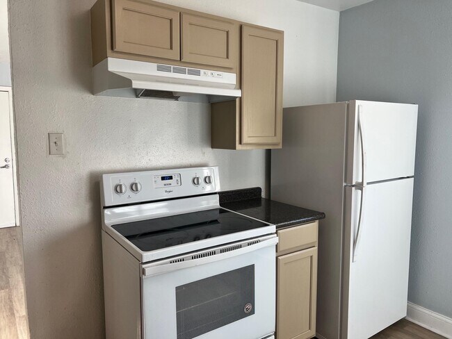 Building Photo - 3828 Altura Ave