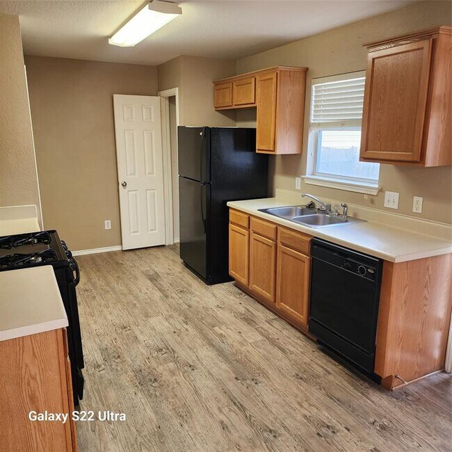 Building Photo - 2341 Bluffstone Dr