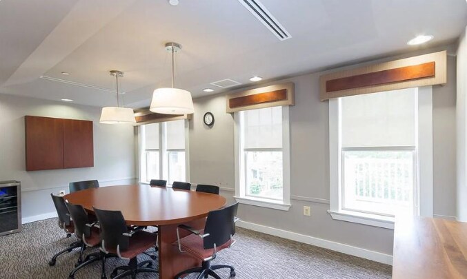 Building Photo - 1702 Ascot Way