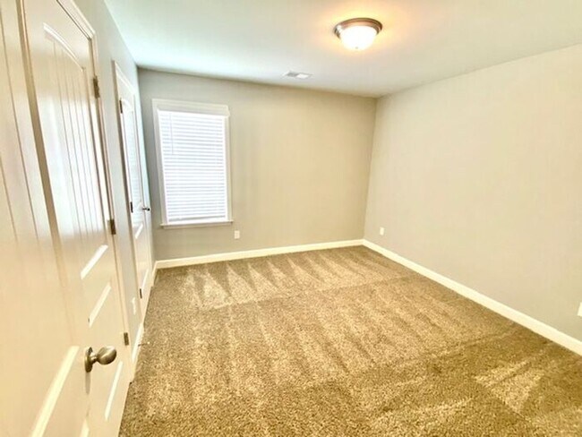 Building Photo - Now Availalbe In Horn Lake @ Nicole Place, 4-Bedroom 3 Bath Home