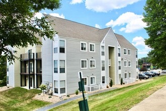 Building Photo - 1360 Hunters Rd