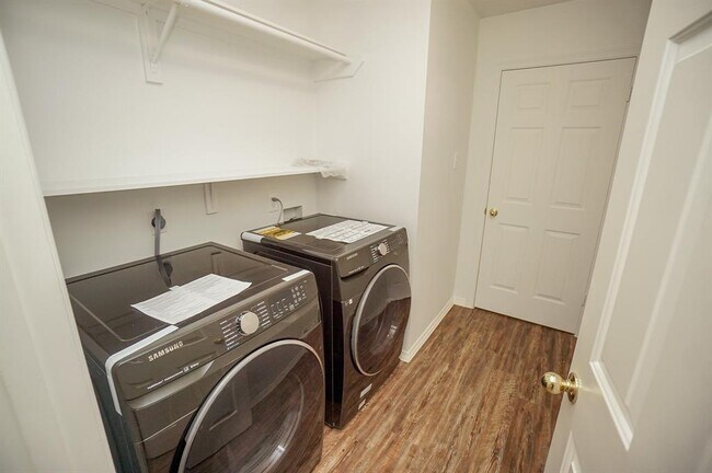 Building Photo - 6330 Diamond Rock Dr