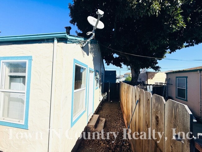 Building Photo - 508 West St