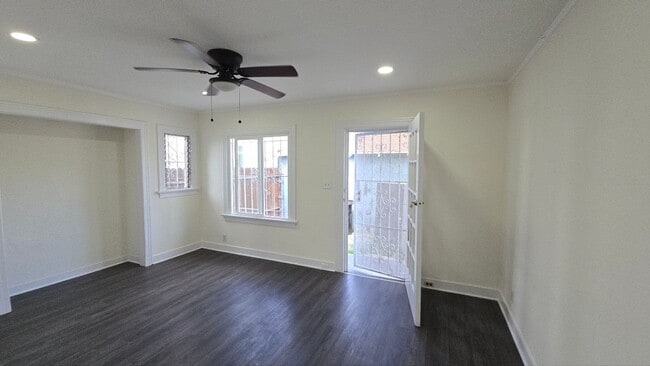 Building Photo - 59(454)