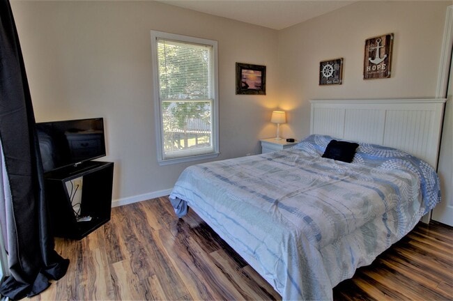 Building Photo - Surf City - 3BR 2BA Pet Friendly Cottage O...