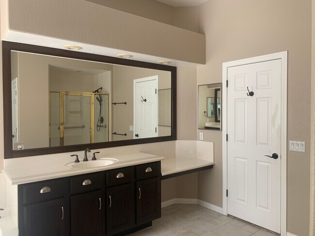 Building Photo - Gated Meticulous Summerlin Home