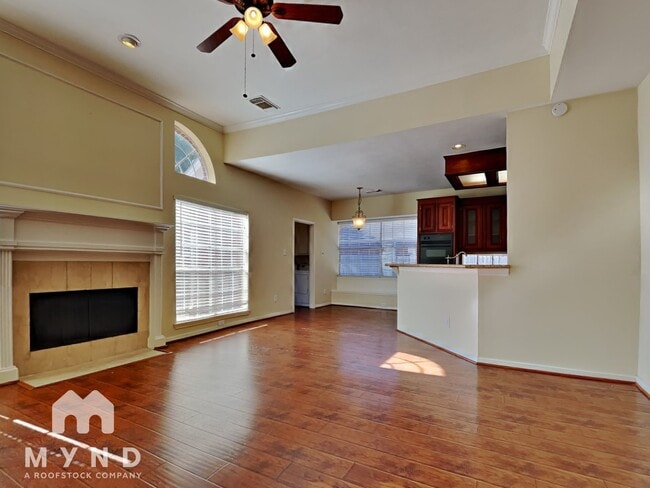 Building Photo - 2219 Garden Terrace Dr