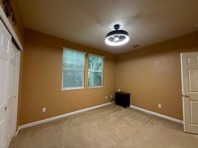 Building Photo - Spacious 4-Bedroom Elk Grove Home with Updated Kitchen, Quartz Countertops! VIEW TODAY!
