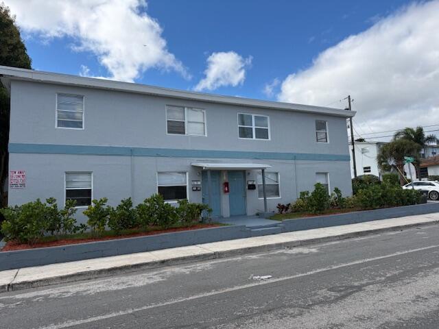 Building Photo - 1913 Division Ave